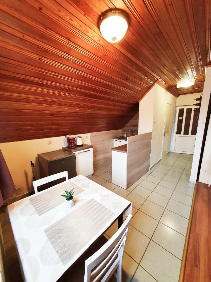 Nemes Apartmanhaz Heviz Exterior photo