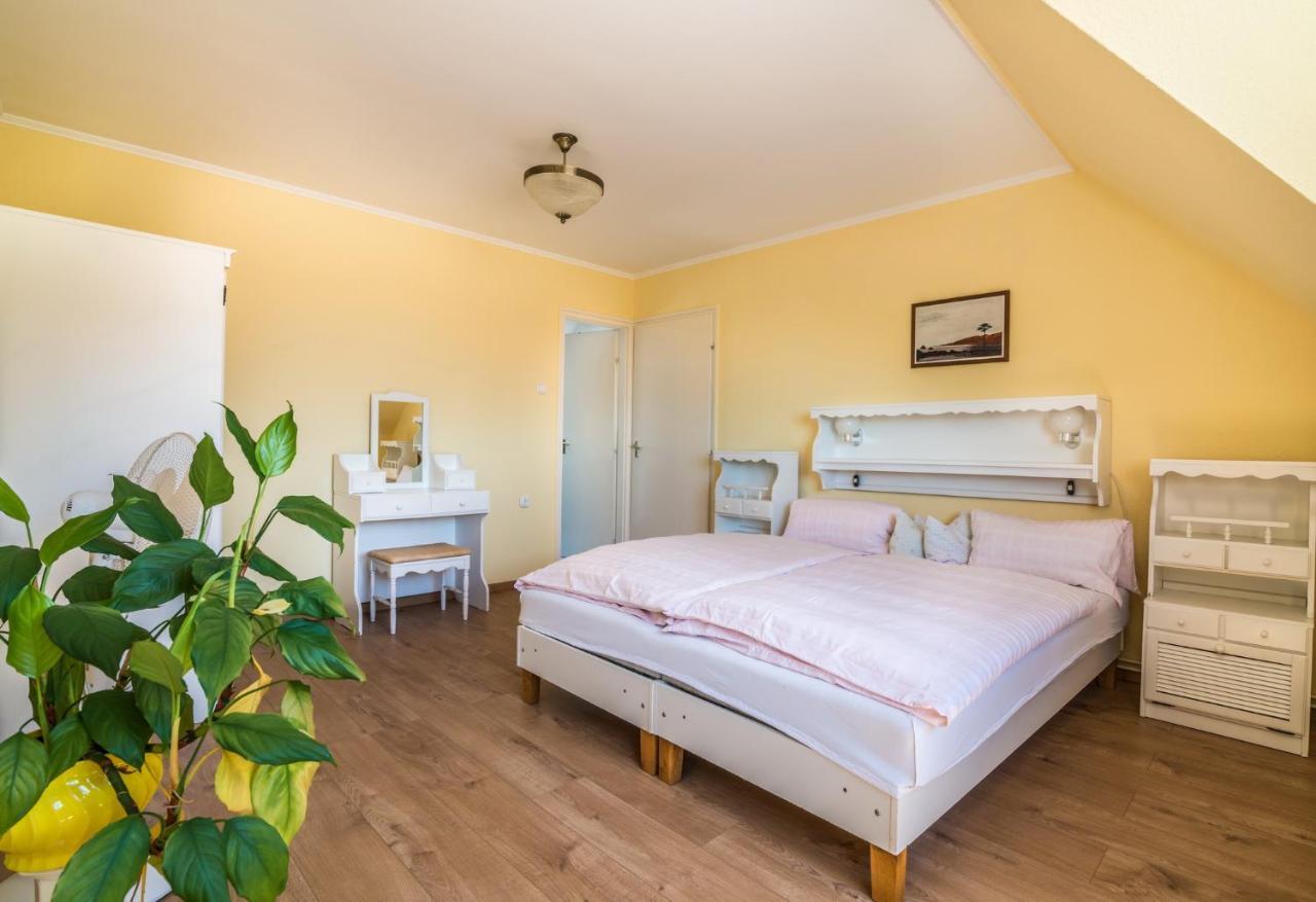 Nemes Apartmanhaz Heviz Exterior photo