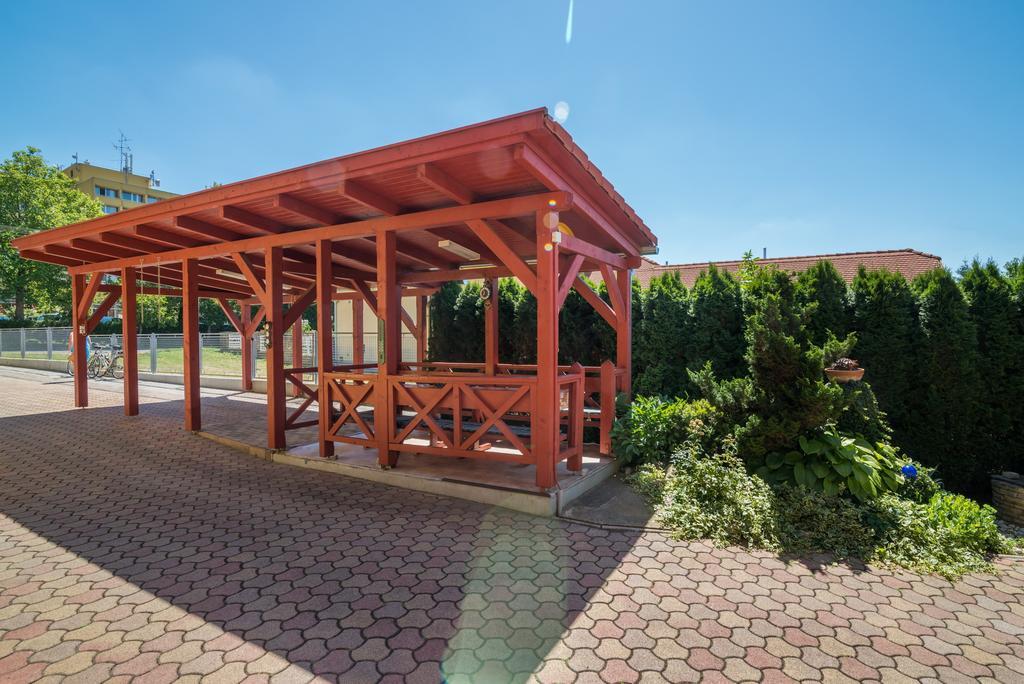 Nemes Apartmanhaz Heviz Exterior photo
